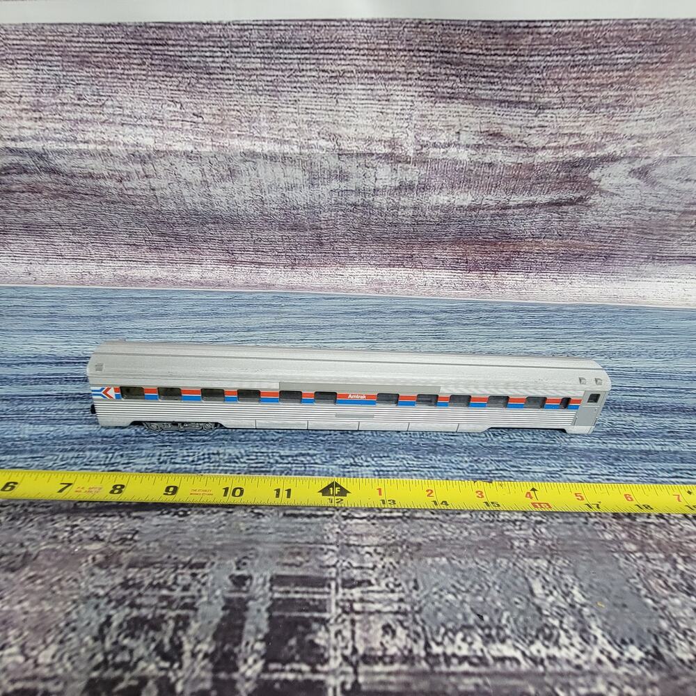 Vtg H.O scale train cars Amtrak passenger observation Train car silver,red, blue
